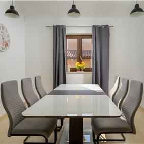 4 bedroom villa bedroom with pool, Svetvinčenat, Istria, sleeps 8